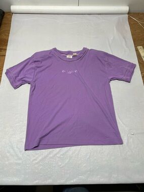 Lavender Short-Sleeve Crewneck Tee with Subtle Chest Embroidery